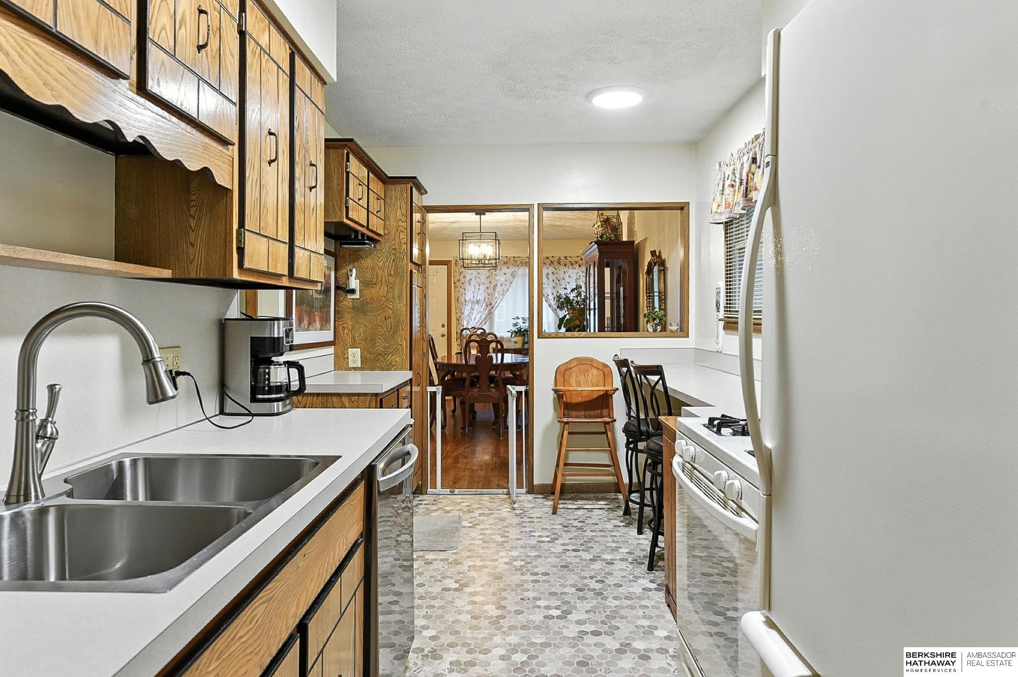 Omaha, Nebraska 68132, United States, 3 Bedrooms Bedrooms, ,1 BathroomBathrooms,Residential,Pending,206560