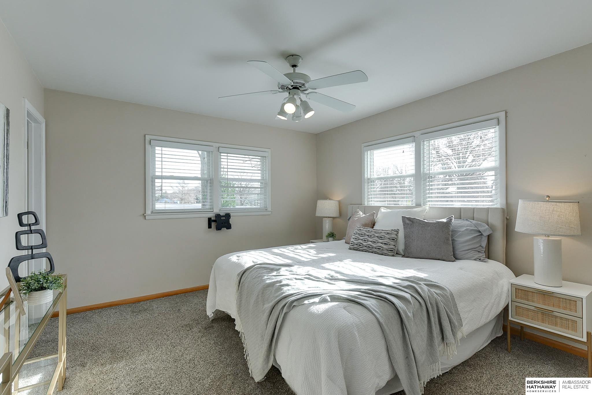 Omaha, Nebraska 68114, United States, 5 Bedrooms Bedrooms, ,2 BathroomsBathrooms,Residential,Pending,121385