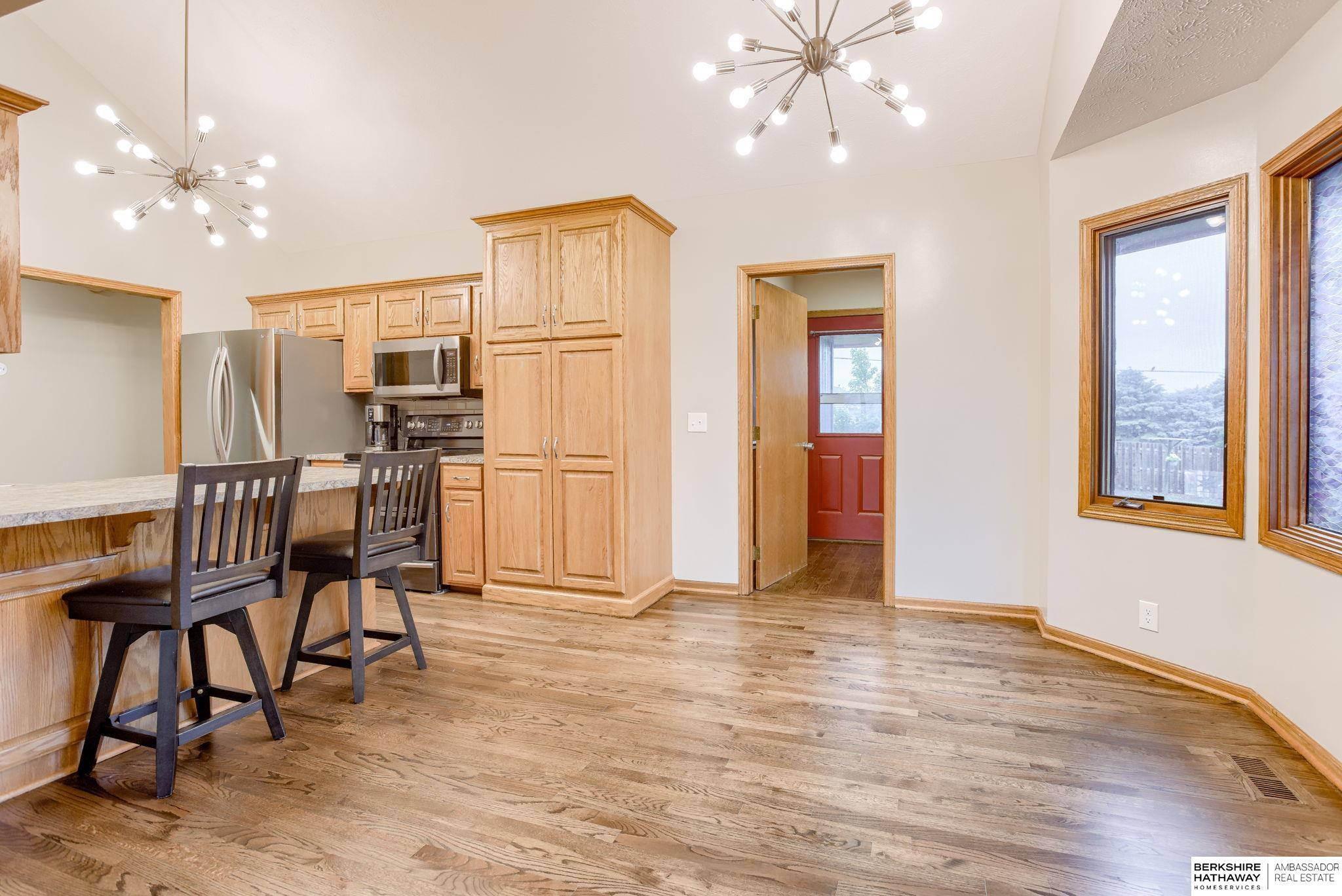 Springfield, Nebraska 68059, United States, 5 Bedrooms Bedrooms, ,3 BathroomsBathrooms,Residential,Pending,144718