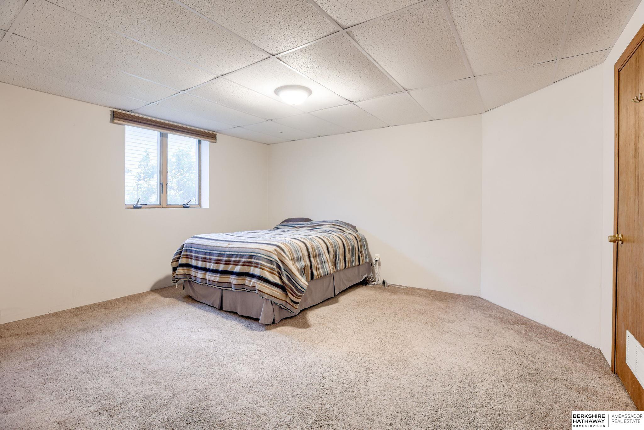 Springfield, Nebraska 68059, United States, 5 Bedrooms Bedrooms, ,3 BathroomsBathrooms,Residential,Pending,144718