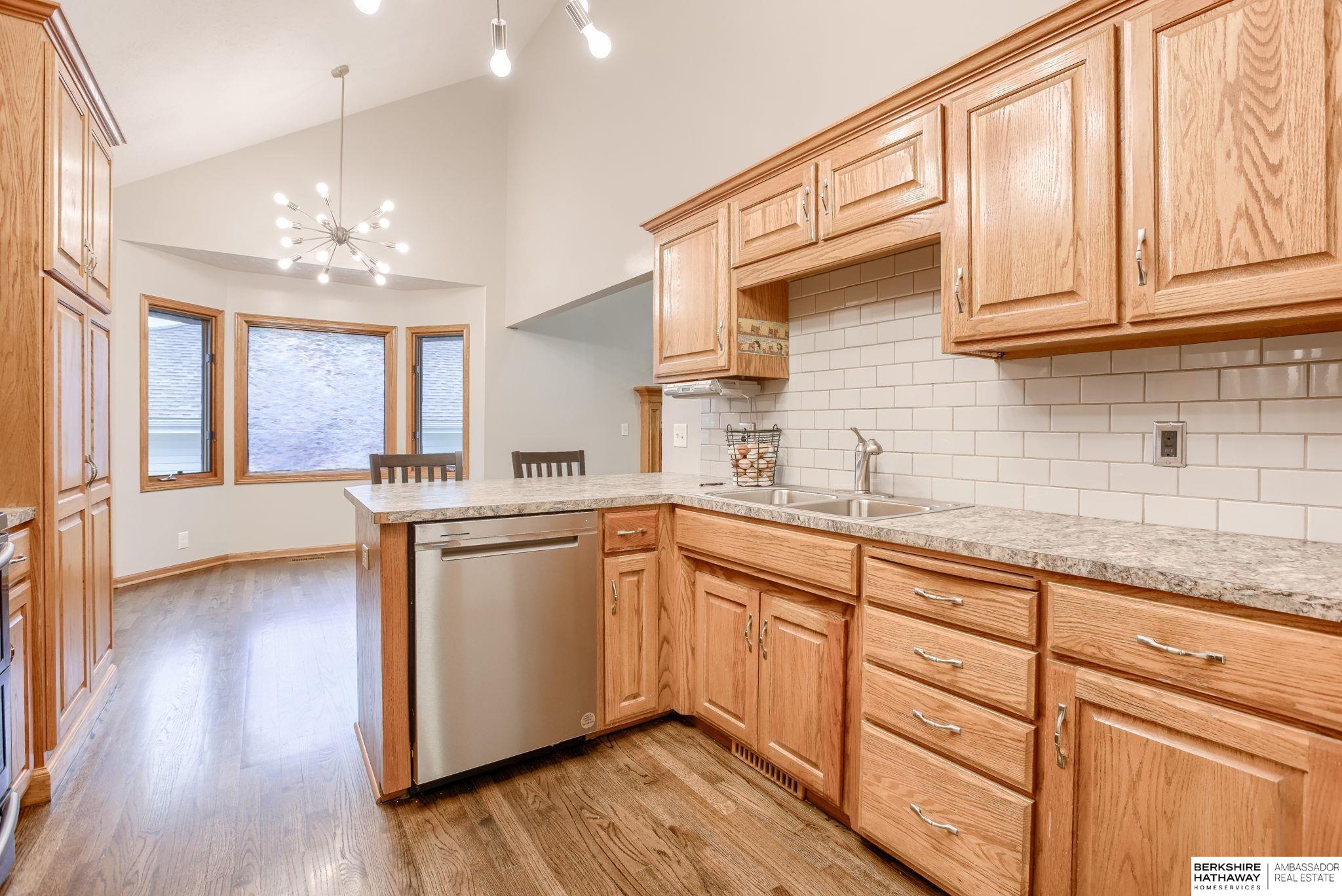 Springfield, Nebraska 68059, United States, 5 Bedrooms Bedrooms, ,3 BathroomsBathrooms,Residential,Pending,144718