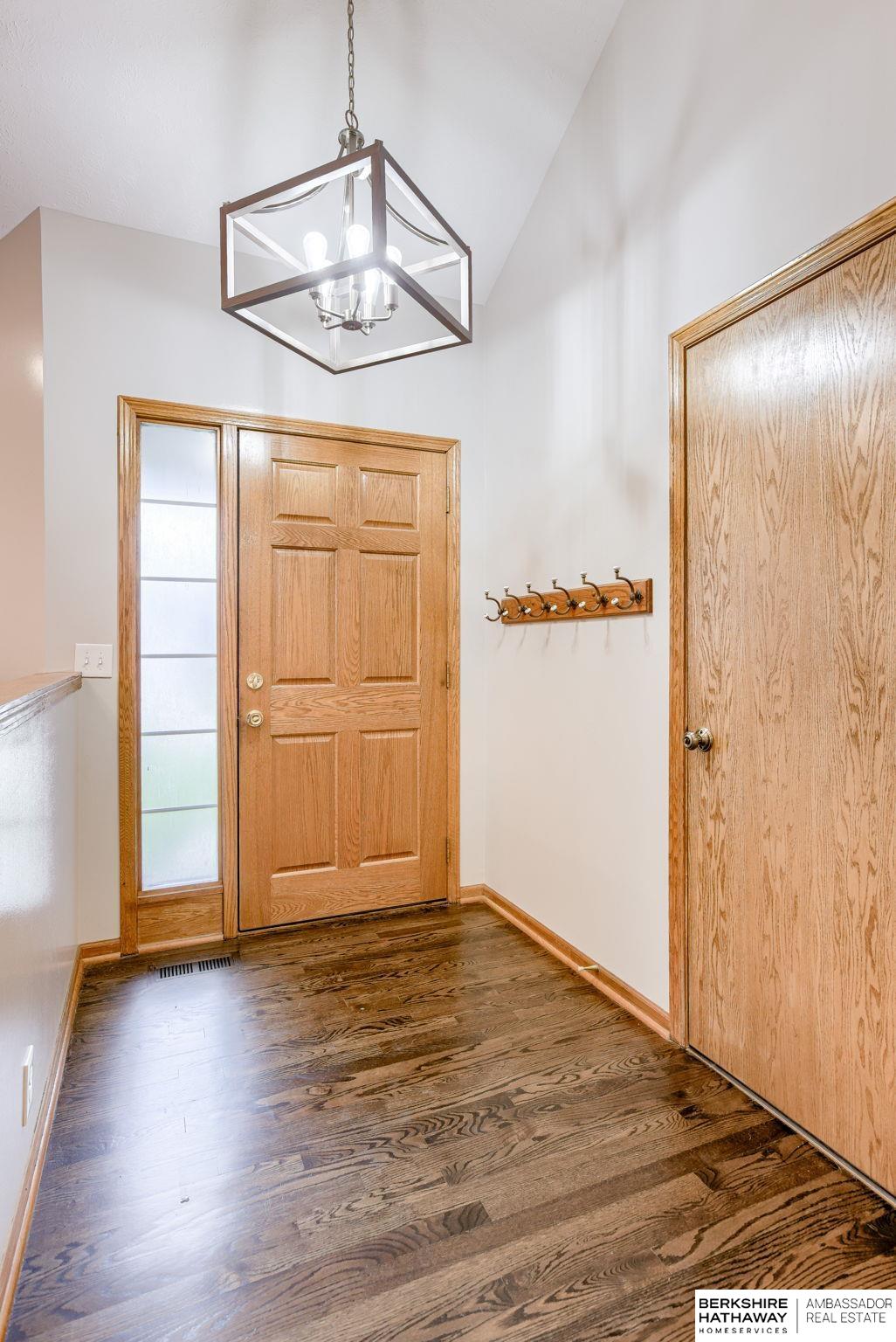 Springfield, Nebraska 68059, United States, 5 Bedrooms Bedrooms, ,3 BathroomsBathrooms,Residential,Pending,144718