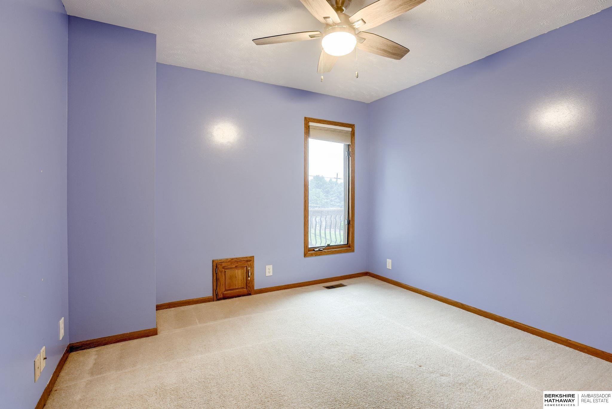 Springfield, Nebraska 68059, United States, 5 Bedrooms Bedrooms, ,3 BathroomsBathrooms,Residential,Pending,144718