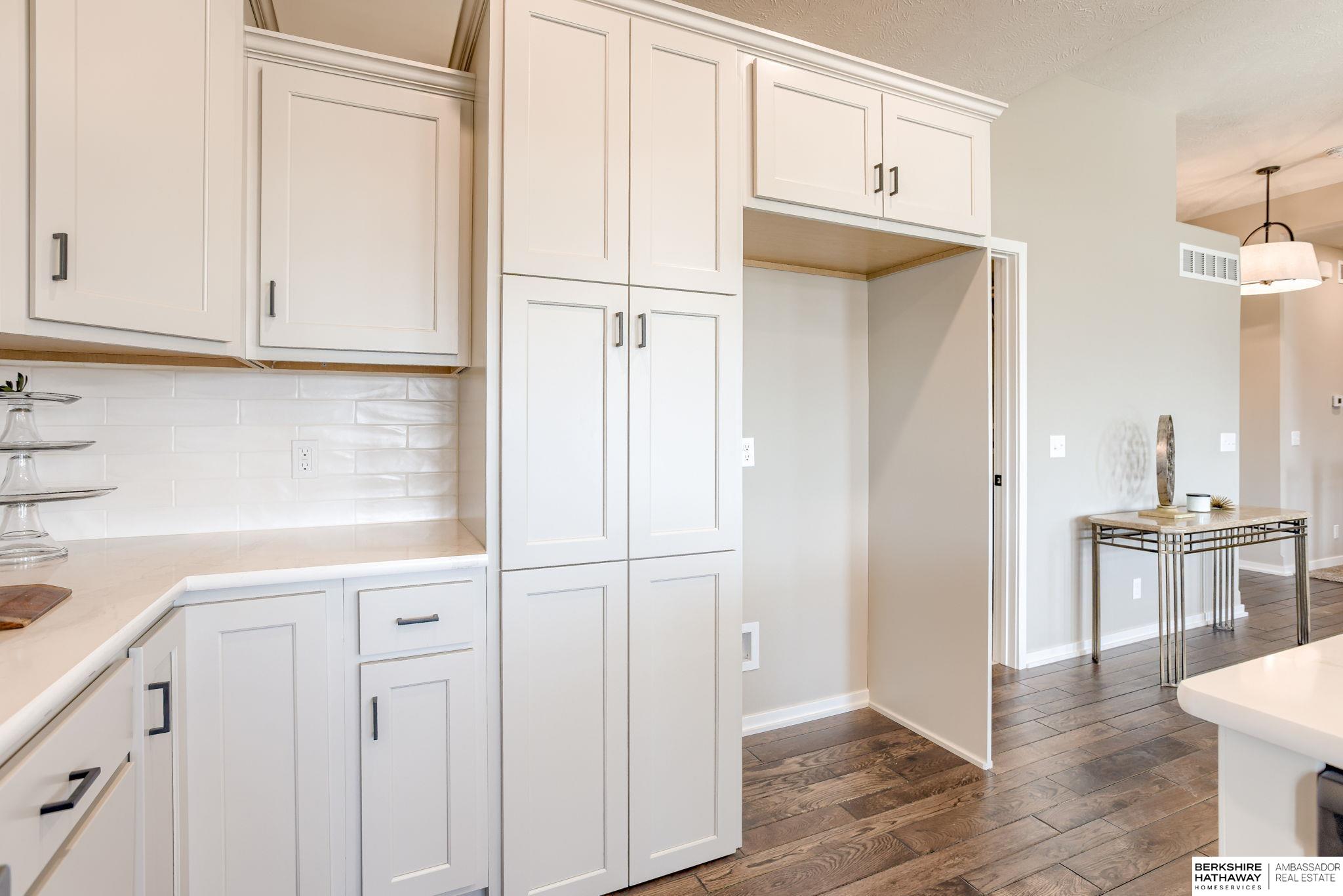 Bennington, Nebraska 68007, United States, 4 Bedrooms Bedrooms, ,3 BathroomsBathrooms,Residential,Active,28393