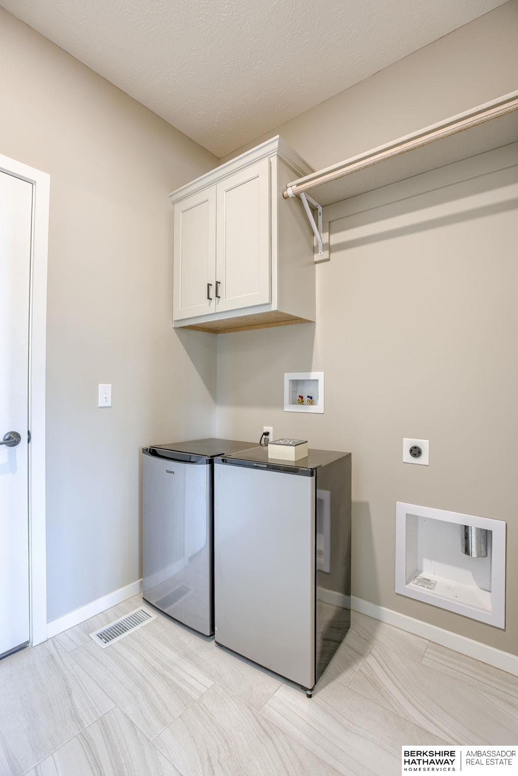 Bennington, Nebraska 68007, United States, 4 Bedrooms Bedrooms, ,3 BathroomsBathrooms,Residential,Active,28393