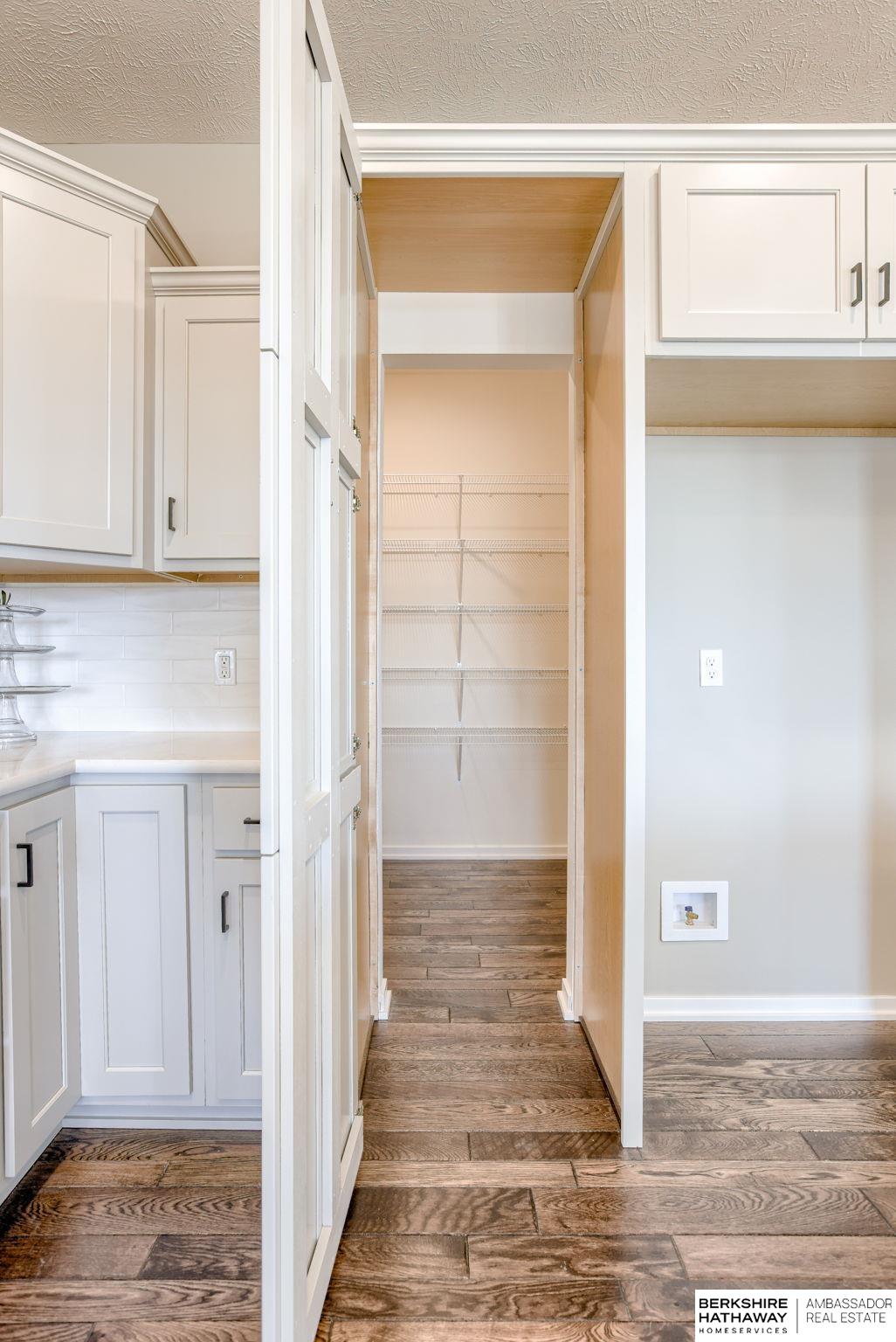 Bennington, Nebraska 68007, United States, 4 Bedrooms Bedrooms, ,3 BathroomsBathrooms,Residential,Active,28393