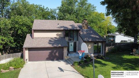 Photo of 406 S 150th Circle, Omaha, NE 68154 (MLS # 22534224)