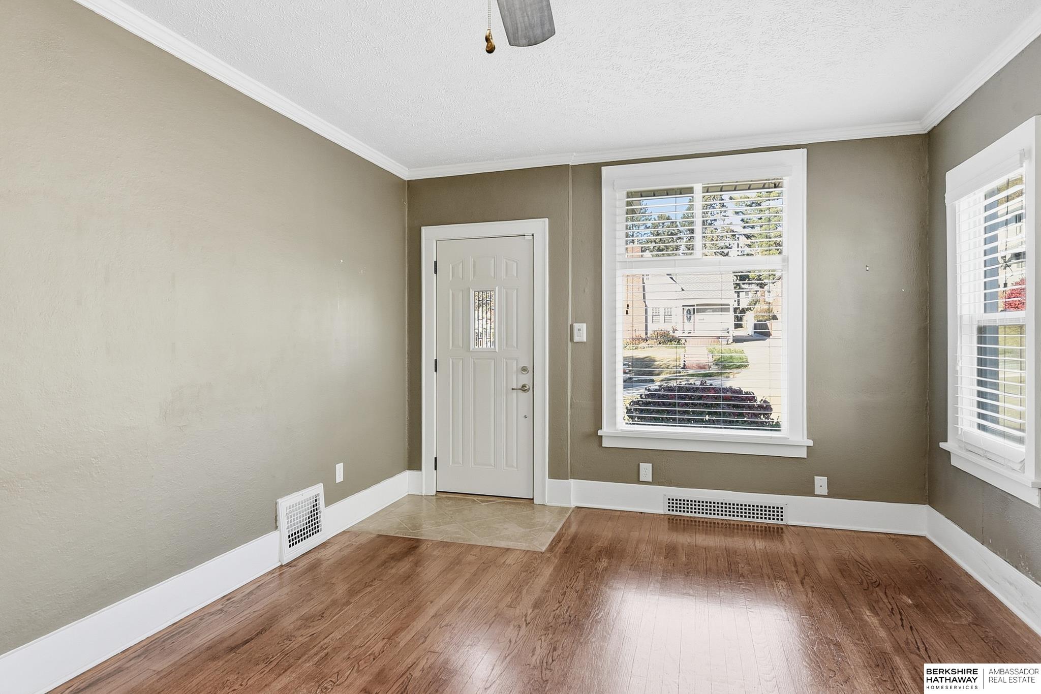 Omaha, Nebraska 68106, United States, 3 Bedrooms Bedrooms, ,2 BathroomsBathrooms,Residential,Active,244200