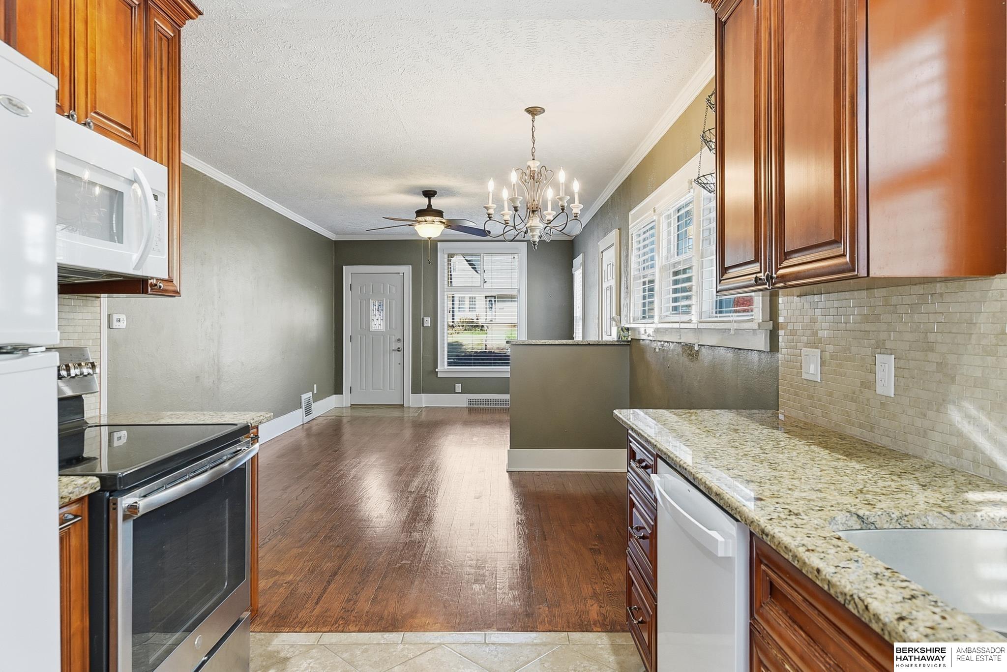 Omaha, Nebraska 68106, United States, 3 Bedrooms Bedrooms, ,2 BathroomsBathrooms,Residential,Active,244200