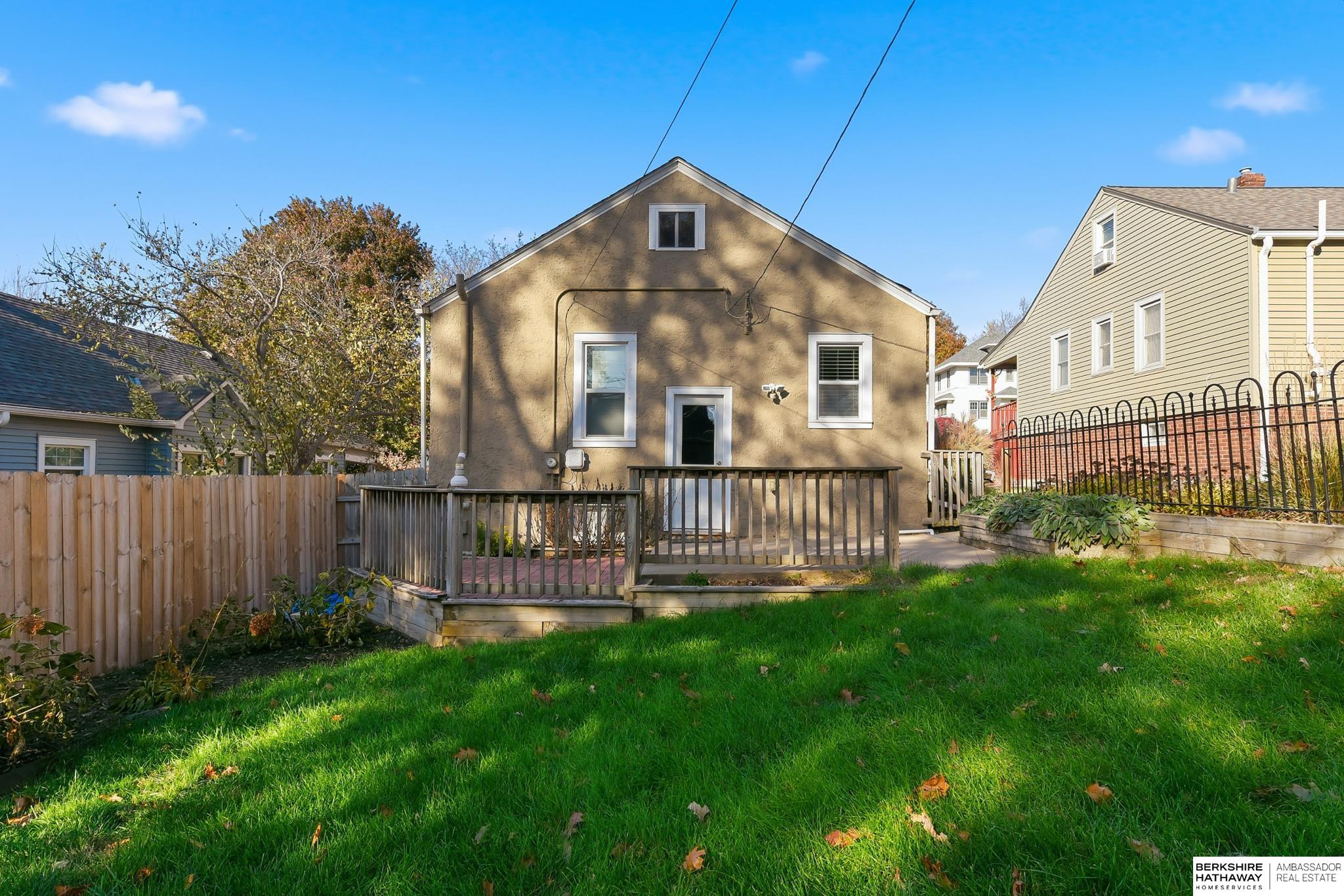 Omaha, Nebraska 68106, United States, 3 Bedrooms Bedrooms, ,2 BathroomsBathrooms,Residential,Active,244200