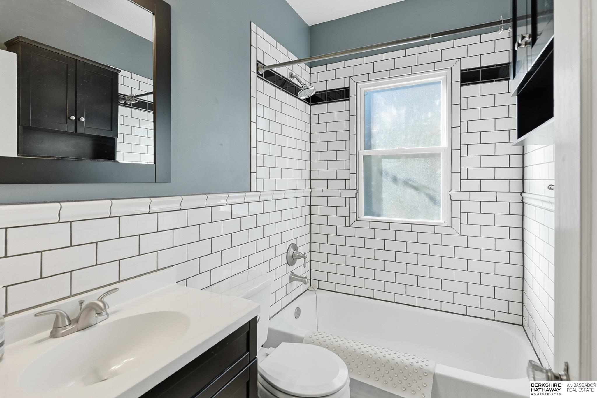 Omaha, Nebraska 68106, United States, 3 Bedrooms Bedrooms, ,2 BathroomsBathrooms,Residential,Active,244200