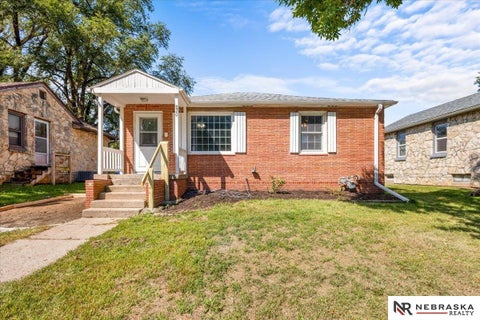 Photo of 820 S 9th Street, Plattsmouth, NE 68048 (MLS # 22624745)
