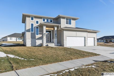 Photo of 20952 Jaynes Street, Elkhorn, NE 68022 (MLS # 22600942)