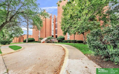 Photo of 3702 Jackson Street #105, Omaha, NE 68105 (MLS # 22613638)
