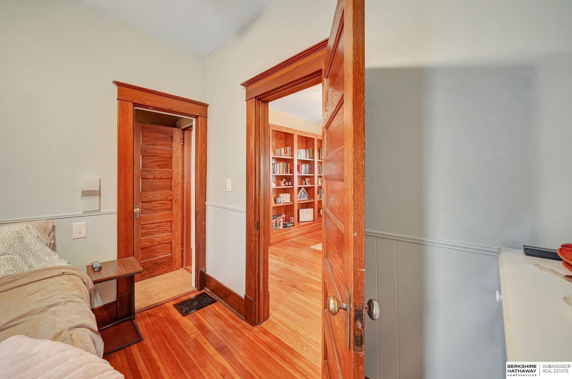 Lincoln, Nebraska 68502, United States, 2 Bedrooms Bedrooms, ,3 BathroomsBathrooms,Residential,Pending,224595