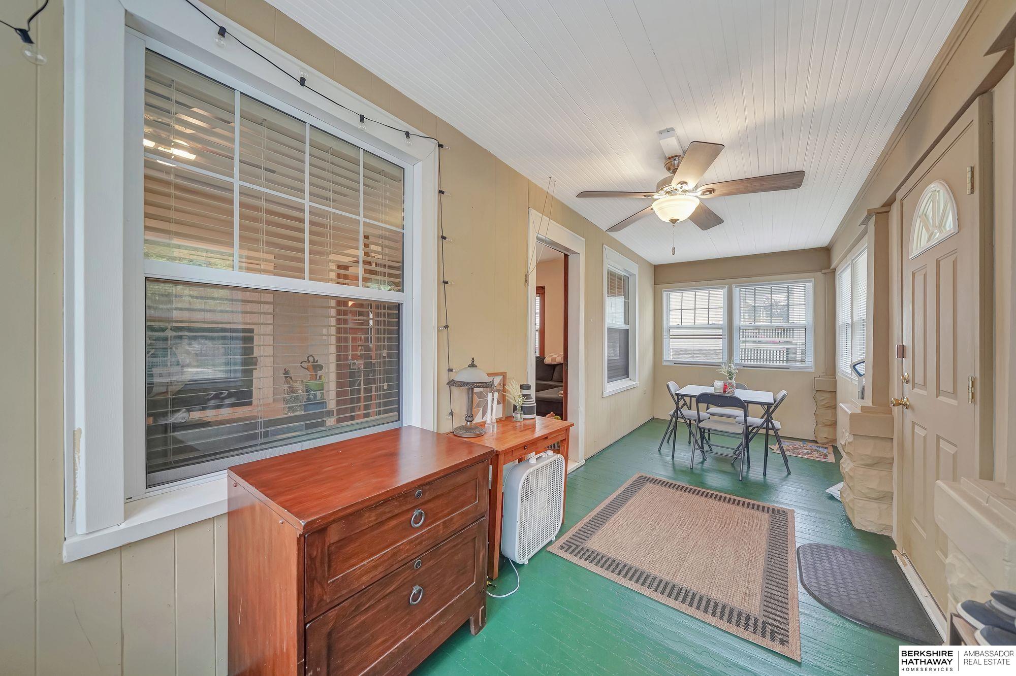 Lincoln, Nebraska 68502, United States, 2 Bedrooms Bedrooms, ,3 BathroomsBathrooms,Residential,Pending,224595