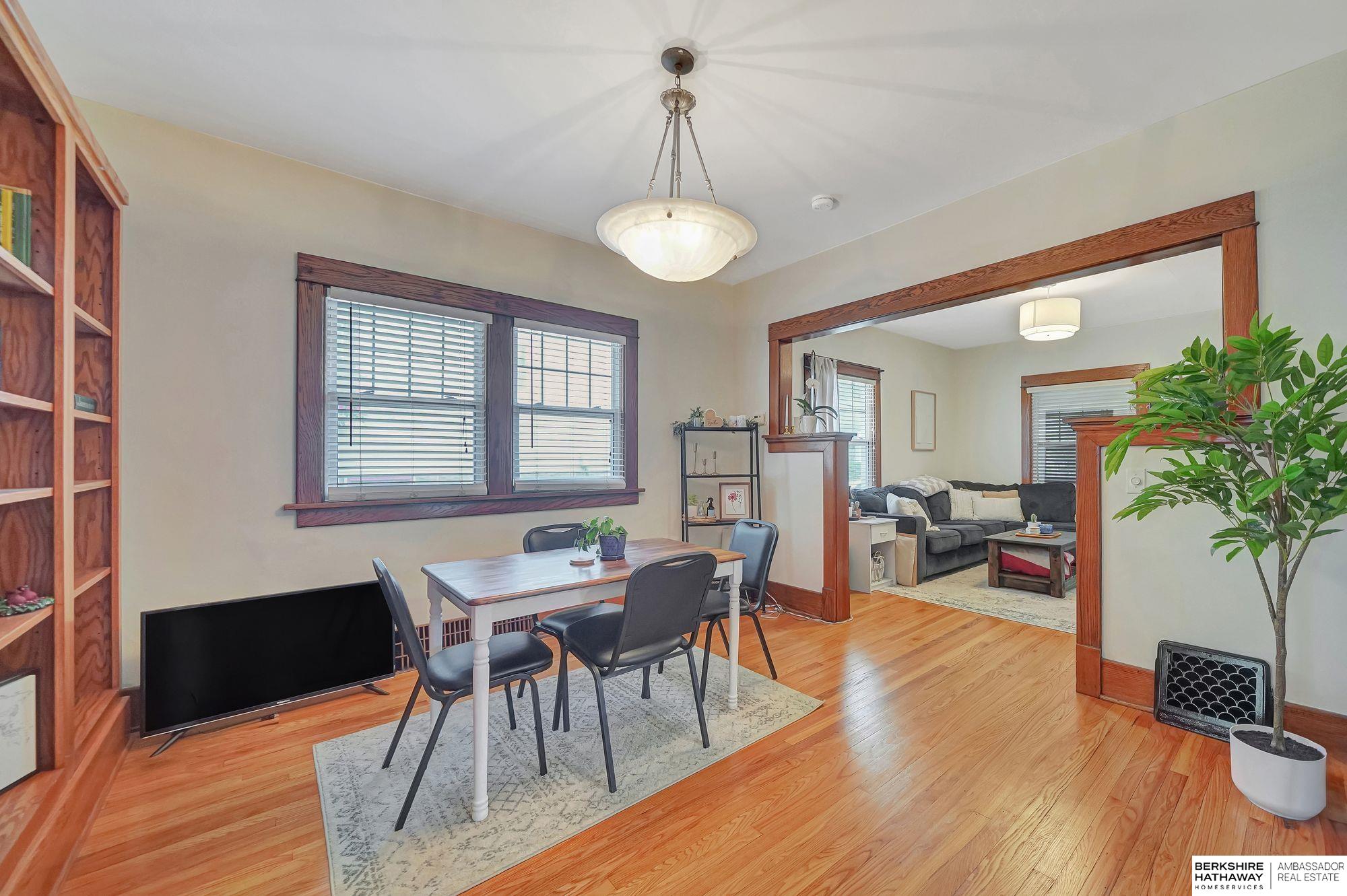 Lincoln, Nebraska 68502, United States, 2 Bedrooms Bedrooms, ,3 BathroomsBathrooms,Residential,Pending,224595