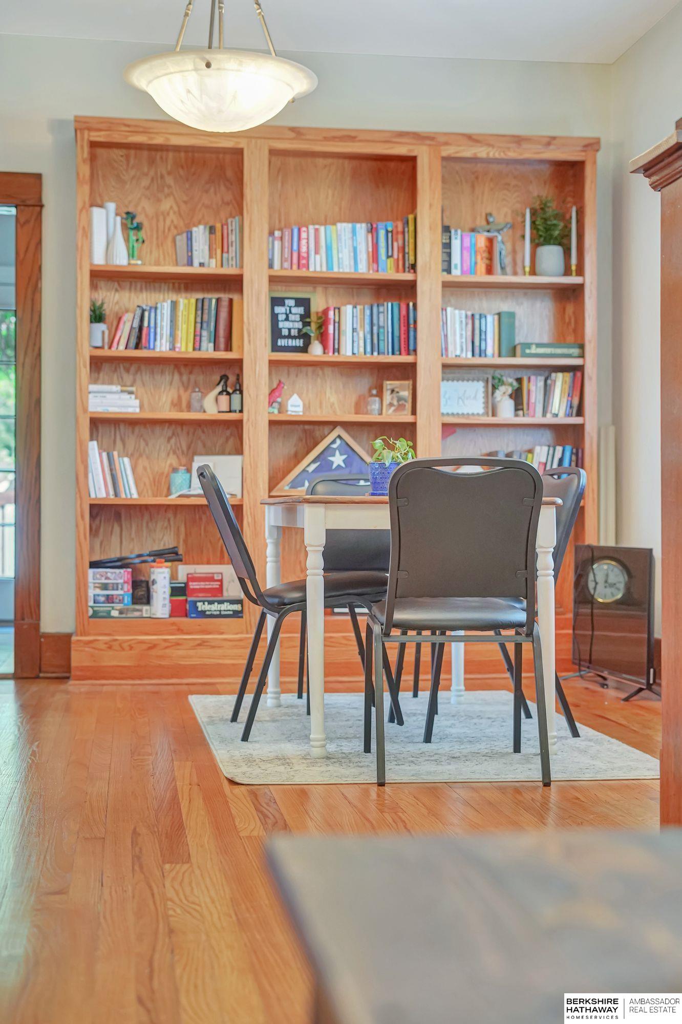 Lincoln, Nebraska 68502, United States, 2 Bedrooms Bedrooms, ,3 BathroomsBathrooms,Residential,Pending,224595