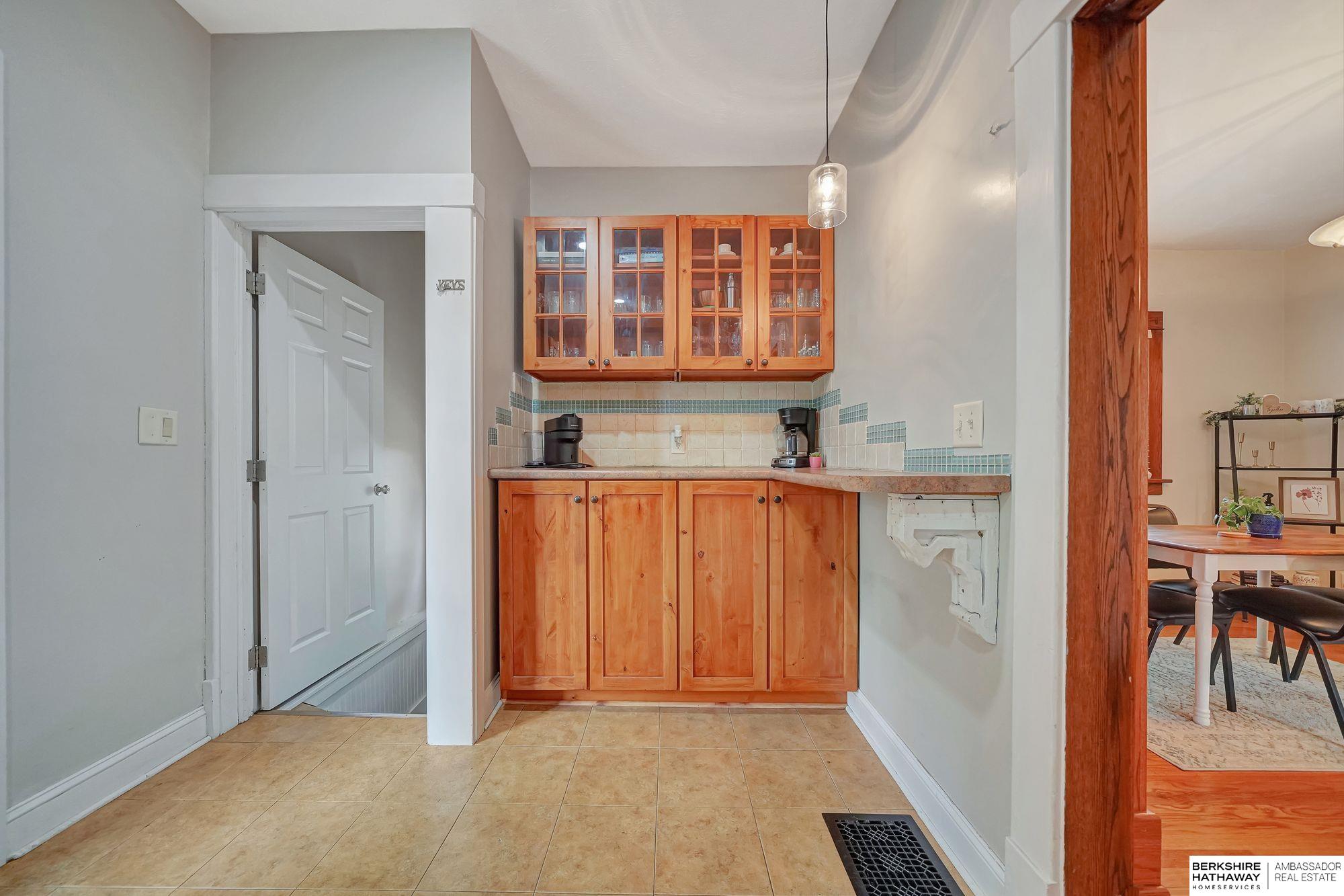 Lincoln, Nebraska 68502, United States, 2 Bedrooms Bedrooms, ,3 BathroomsBathrooms,Residential,Pending,224595