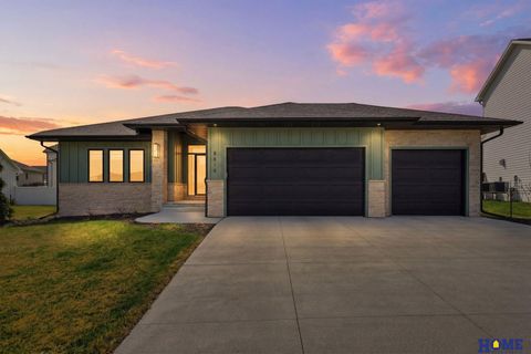 Photo of 8819 Appaloosa Lane, Lincoln, NE 68520 (MLS # 22608530)