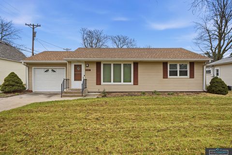 Photo of 208 N 16th Street, Beatrice, NE 68310 (MLS # 22609087)