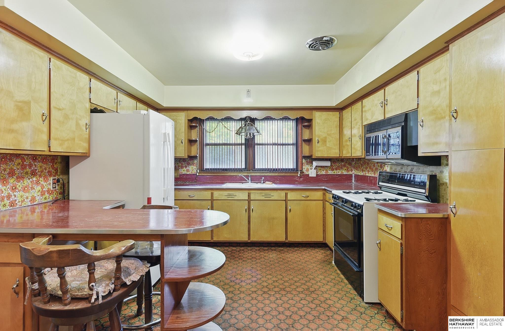 Omaha, Nebraska 68107, United States, 2 Bedrooms Bedrooms, ,2 BathroomsBathrooms,Residential,Pending,141407