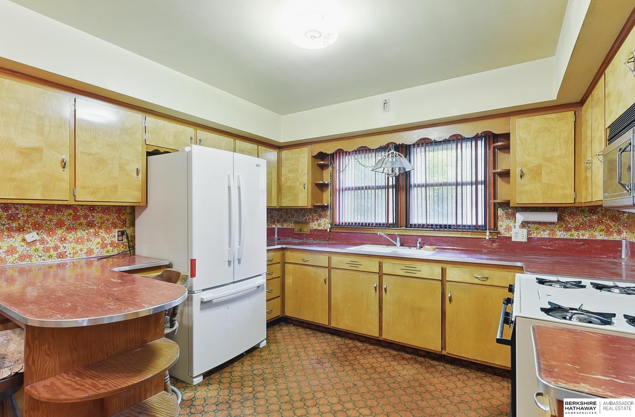 Omaha, Nebraska 68107, United States, 2 Bedrooms Bedrooms, ,2 BathroomsBathrooms,Residential,Pending,141407