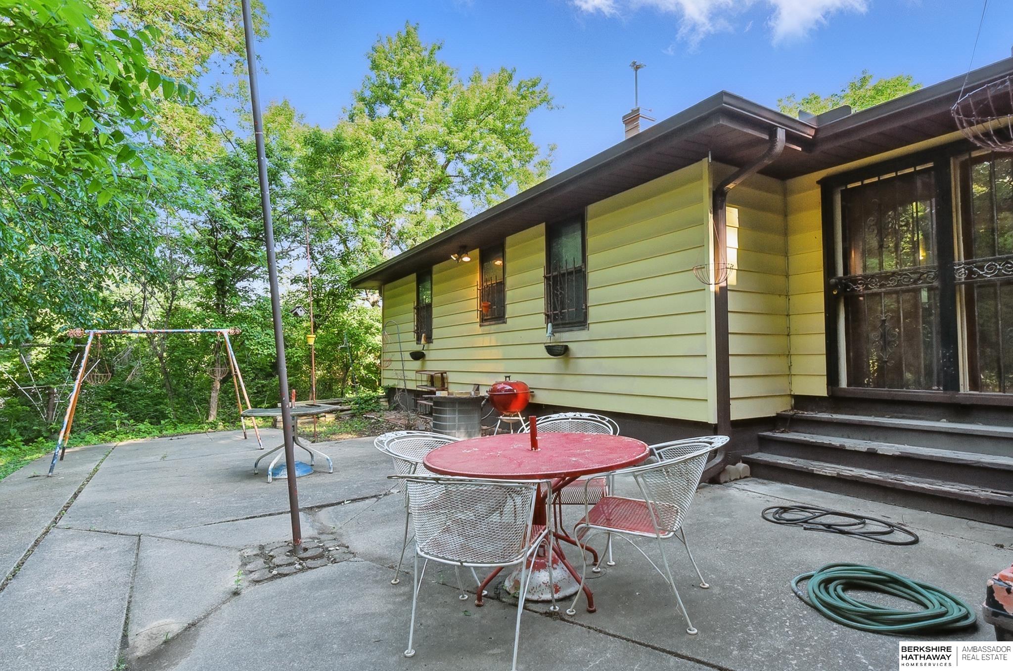 Omaha, Nebraska 68107, United States, 2 Bedrooms Bedrooms, ,2 BathroomsBathrooms,Residential,Pending,141407