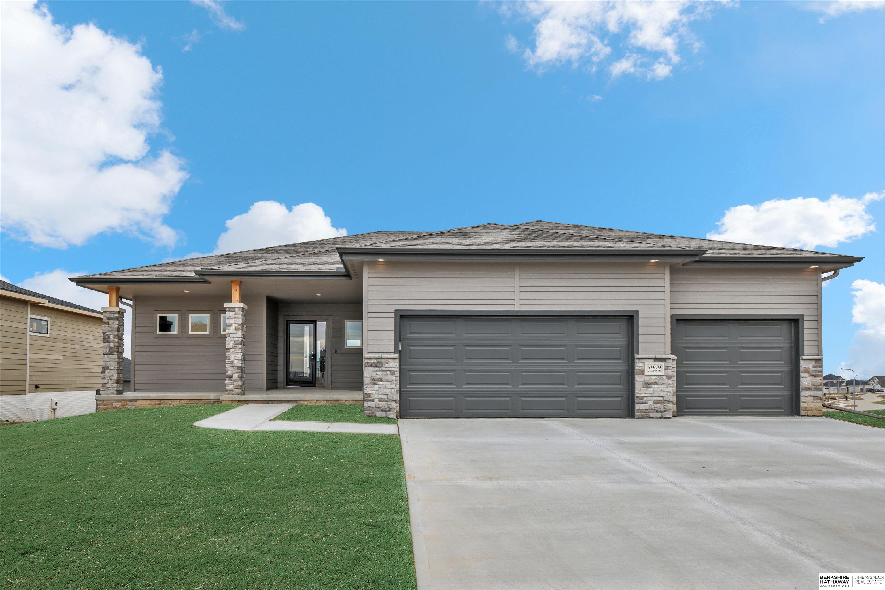 Elkhorn, Nebraska 68022, United States, 4 Bedrooms Bedrooms, ,3 BathroomsBathrooms,Residential,Active,20174