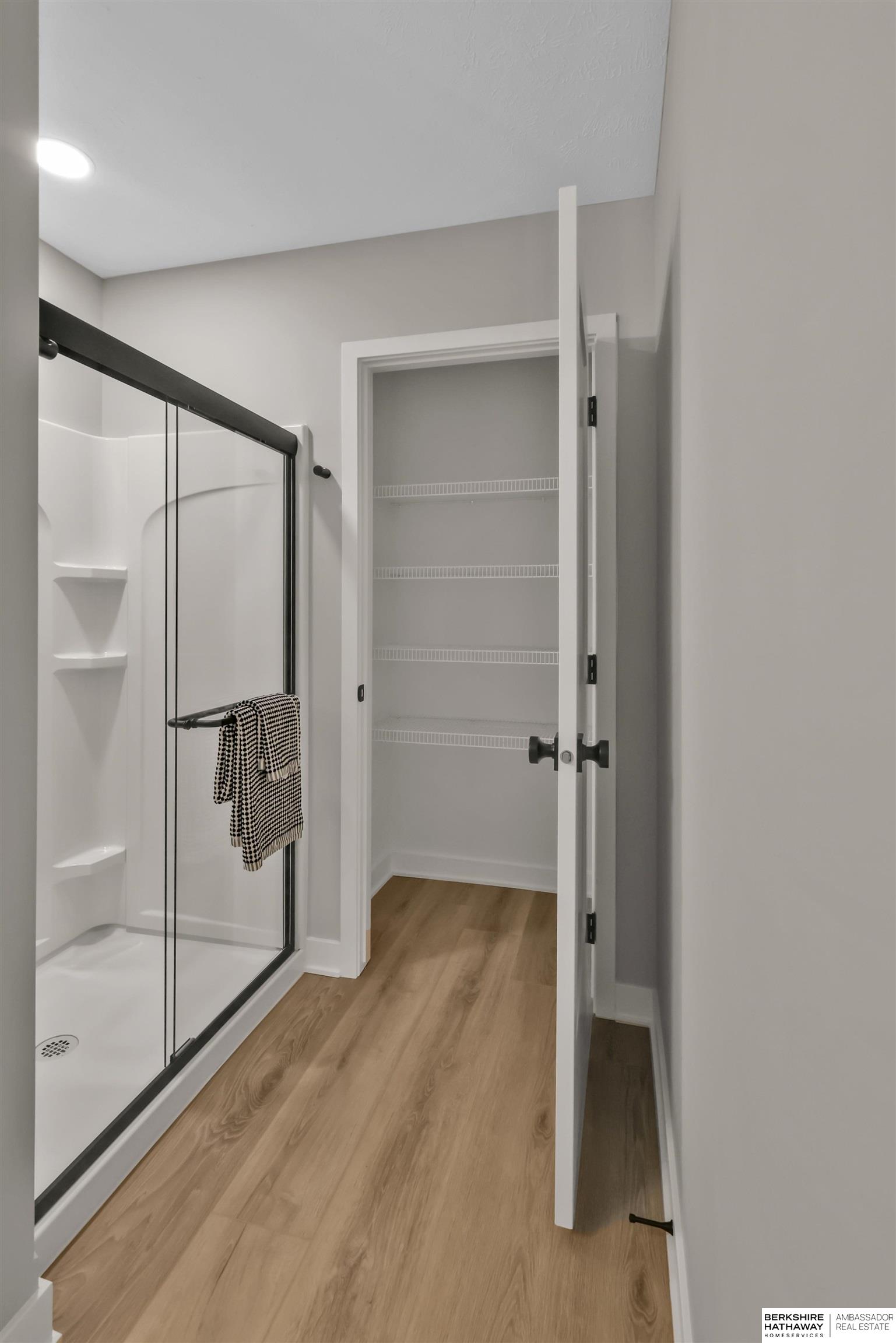 Elkhorn, Nebraska 68022, United States, 4 Bedrooms Bedrooms, ,3 BathroomsBathrooms,Residential,Active,20174