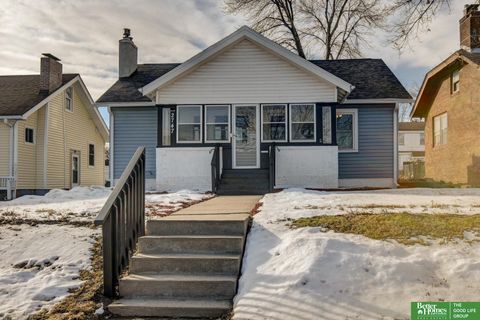 Photo of 2747 Iowa Street, Omaha, NE 68112 (MLS # 22606995)