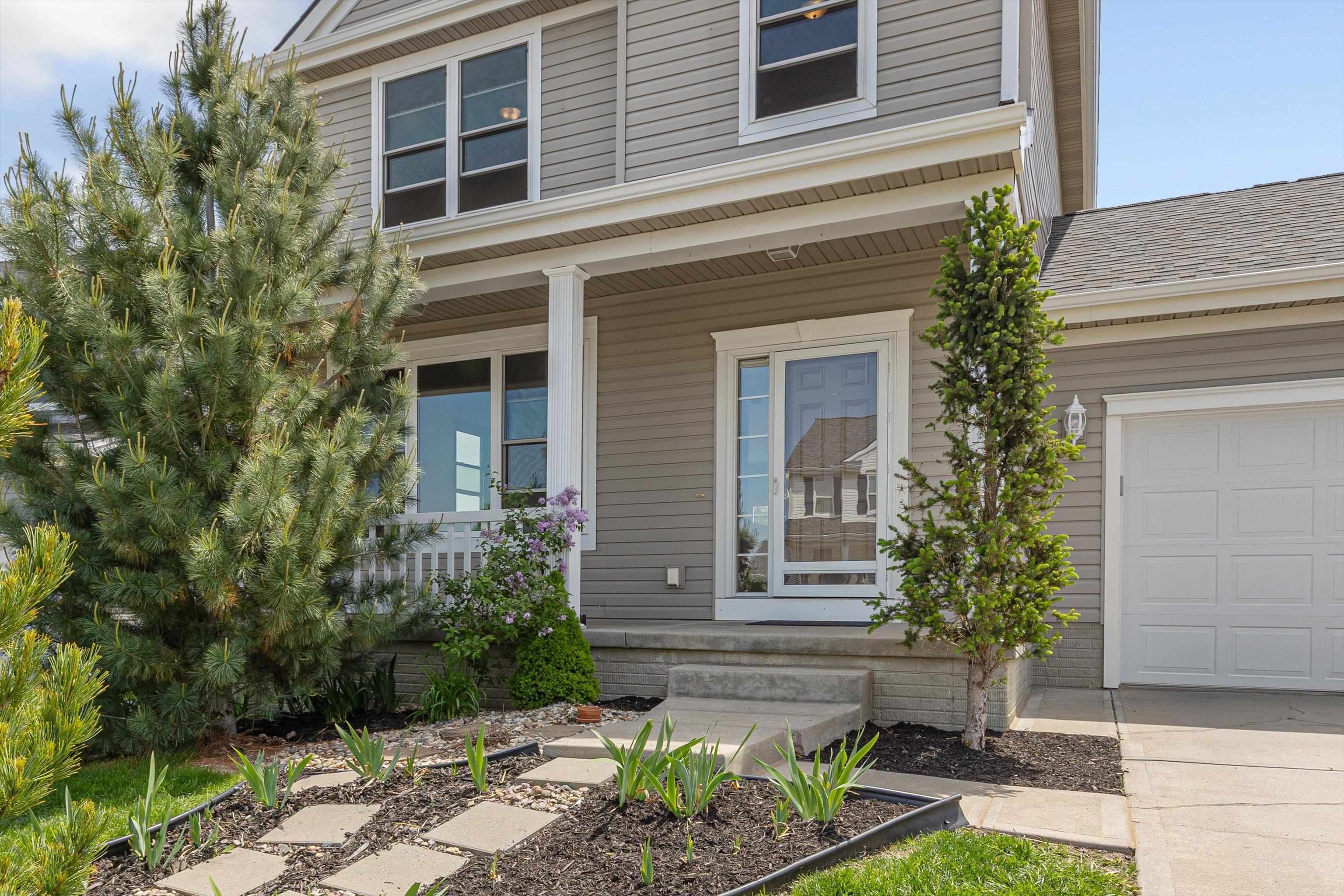 Bennington, Nebraska 68007, United States, 3 Bedrooms Bedrooms, ,3 BathroomsBathrooms,Residential,Pending,124951