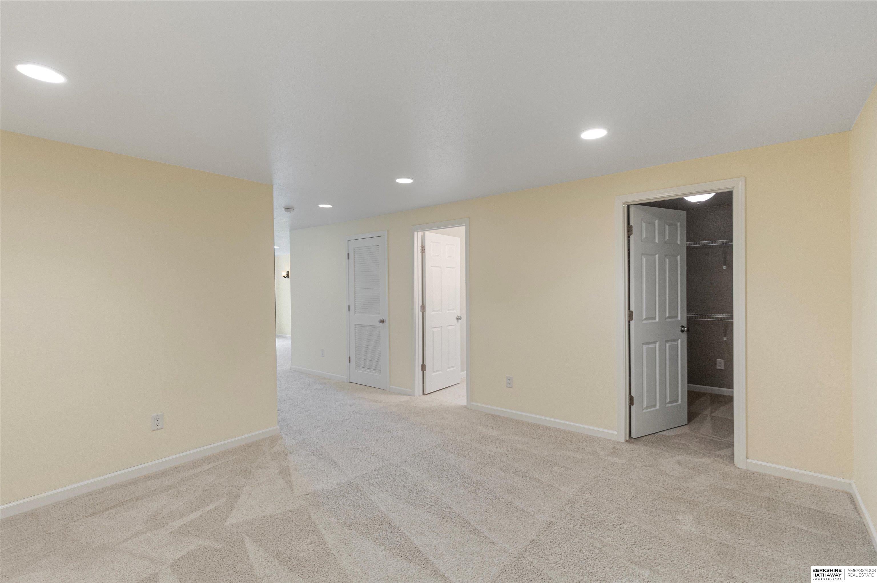 Bennington, Nebraska 68007, United States, 3 Bedrooms Bedrooms, ,3 BathroomsBathrooms,Residential,Pending,124951