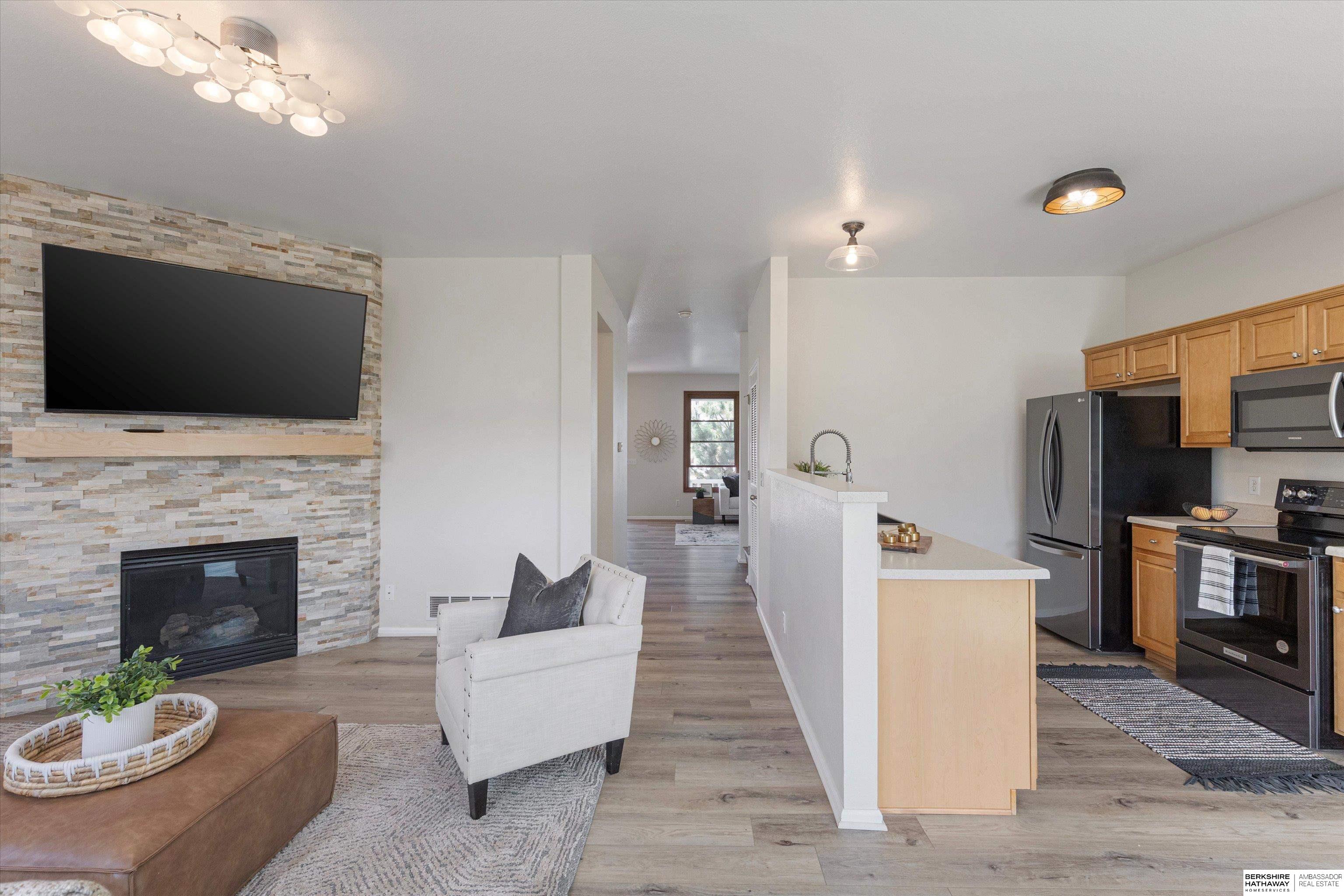 Bennington, Nebraska 68007, United States, 3 Bedrooms Bedrooms, ,3 BathroomsBathrooms,Residential,Pending,124951