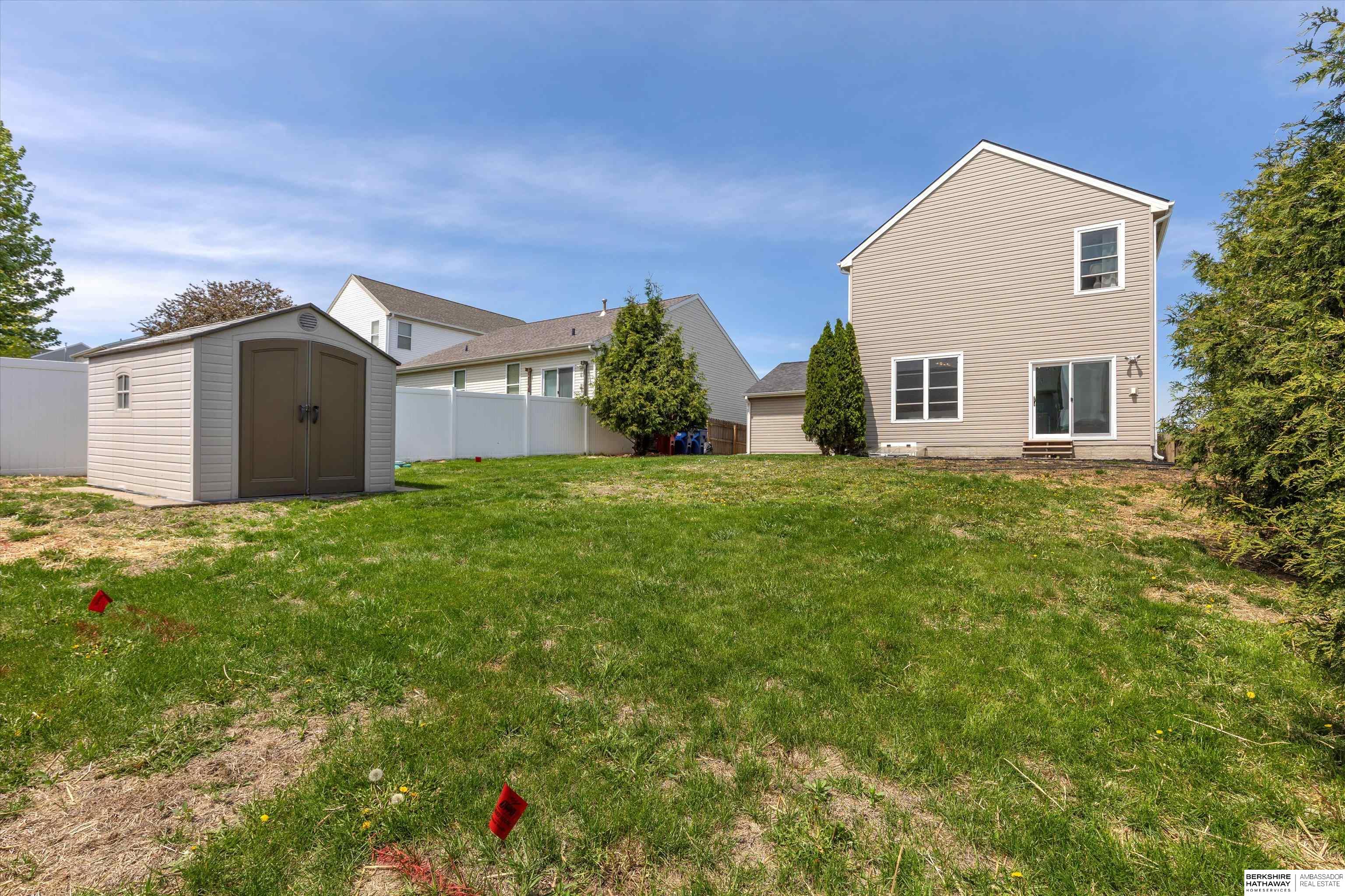 Bennington, Nebraska 68007, United States, 3 Bedrooms Bedrooms, ,3 BathroomsBathrooms,Residential,Pending,124951