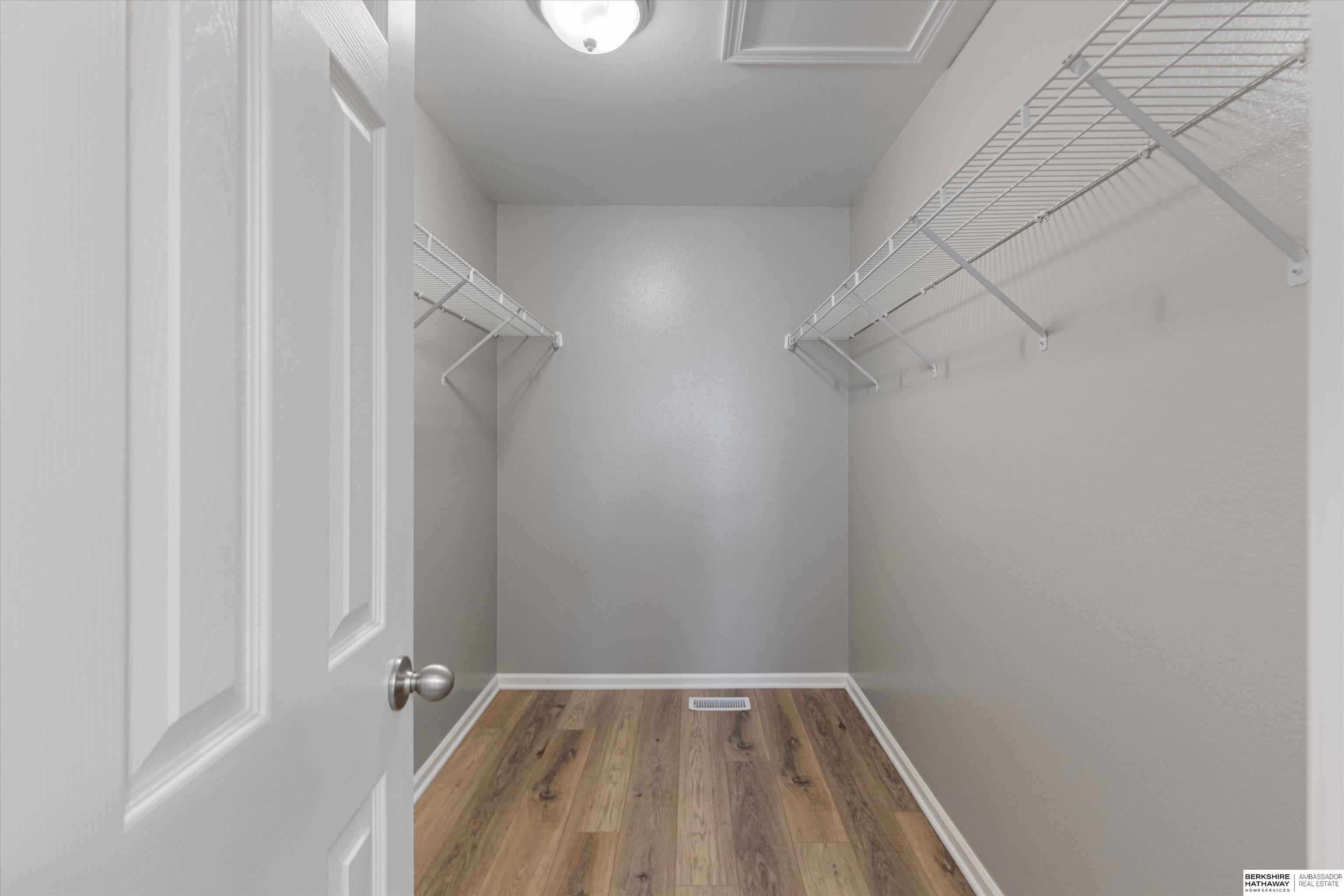 Bennington, Nebraska 68007, United States, 3 Bedrooms Bedrooms, ,3 BathroomsBathrooms,Residential,Pending,124951