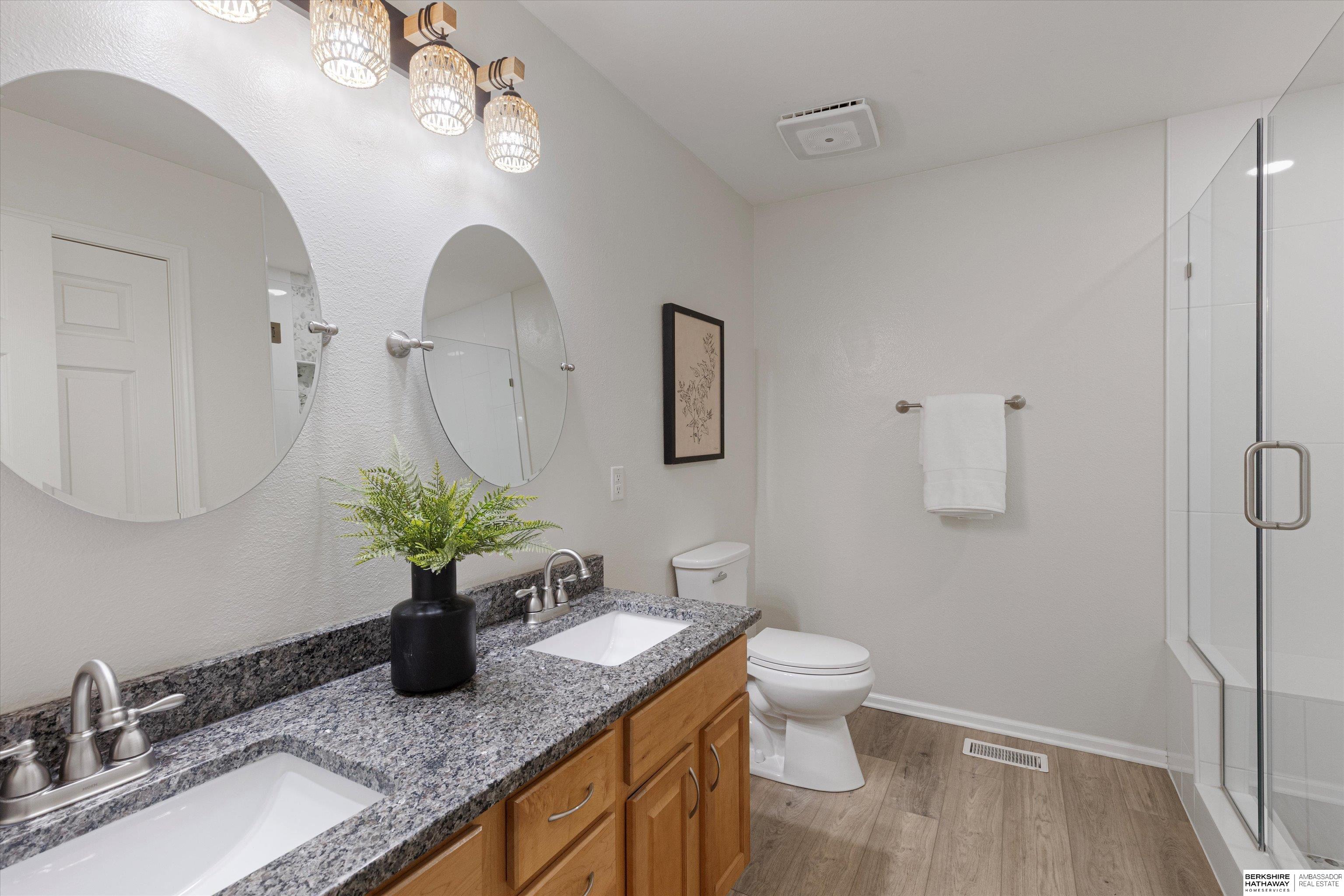 Bennington, Nebraska 68007, United States, 3 Bedrooms Bedrooms, ,3 BathroomsBathrooms,Residential,Pending,124951