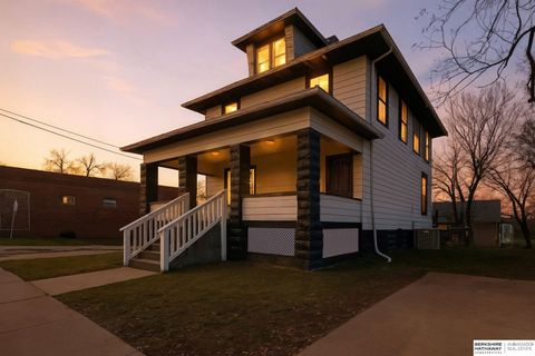 Photo of 1415 N 33rd Street, Omaha, NE 68131 (MLS # 22535229)