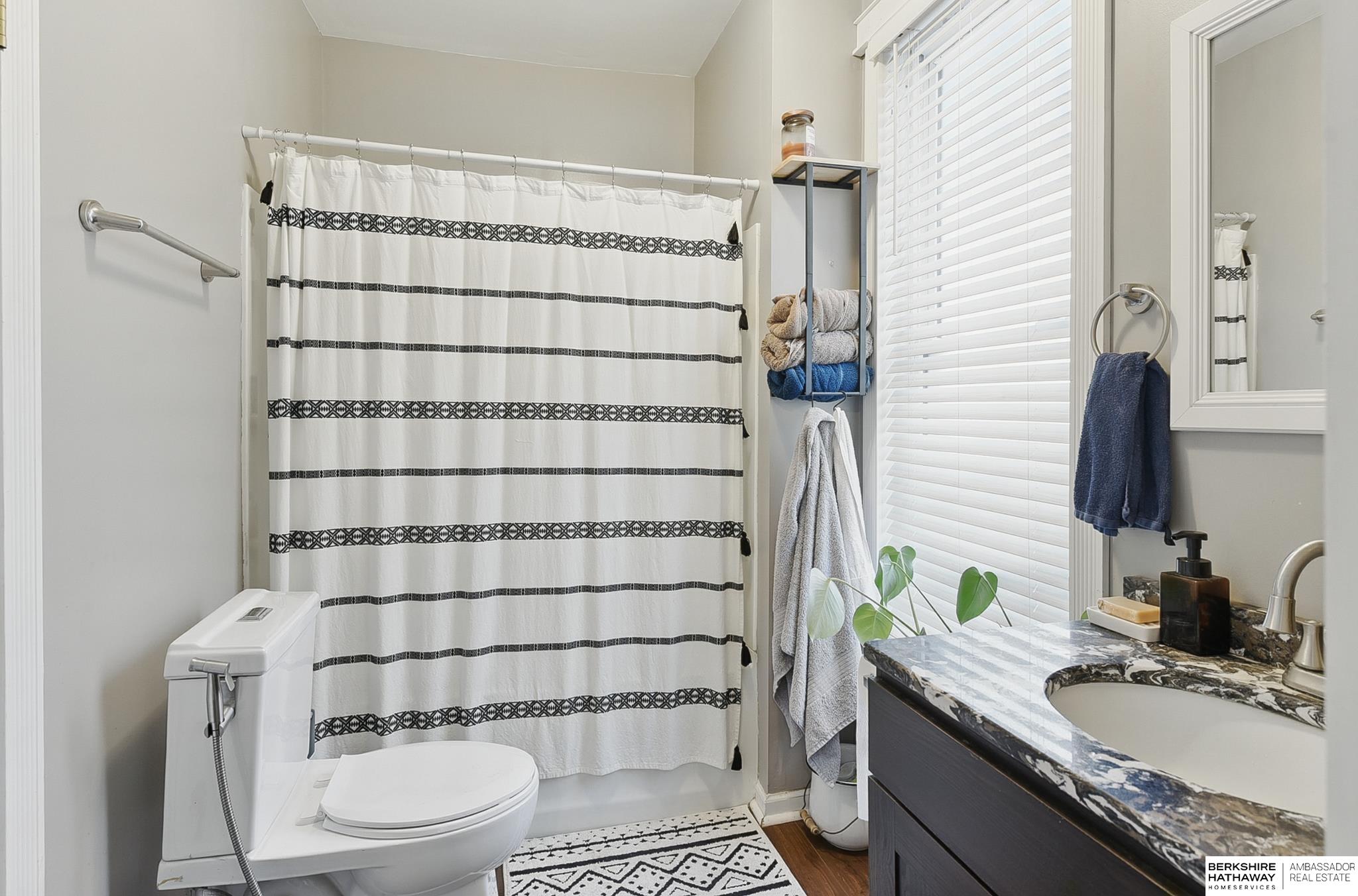 Fremont, Nebraska 68025, United States, 5 Bedrooms Bedrooms, ,2 BathroomsBathrooms,Residential,Active,152308