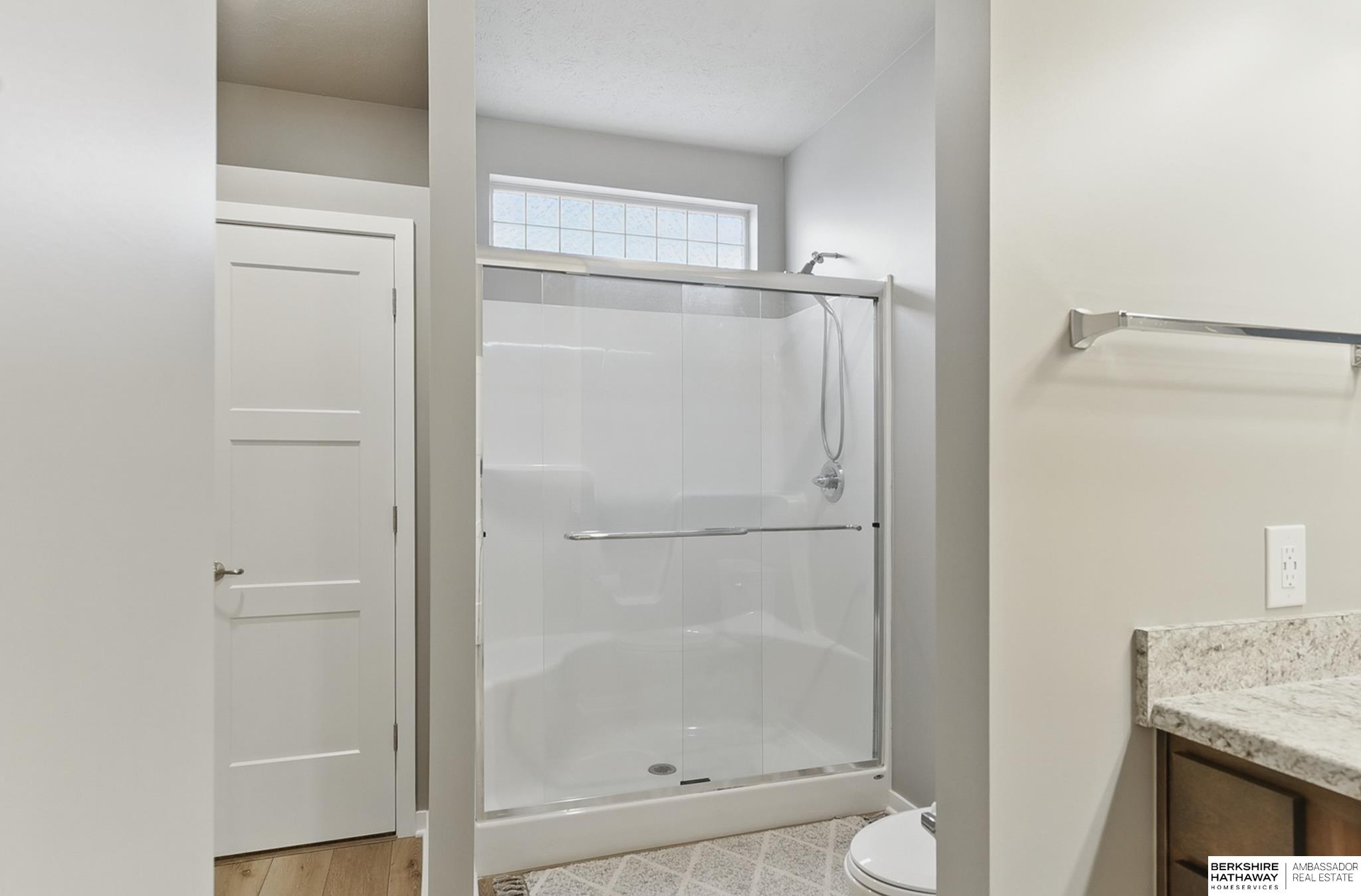 Papillion, Nebraska 68046, United States, 4 Bedrooms Bedrooms, ,3 BathroomsBathrooms,Residential,Active,135978