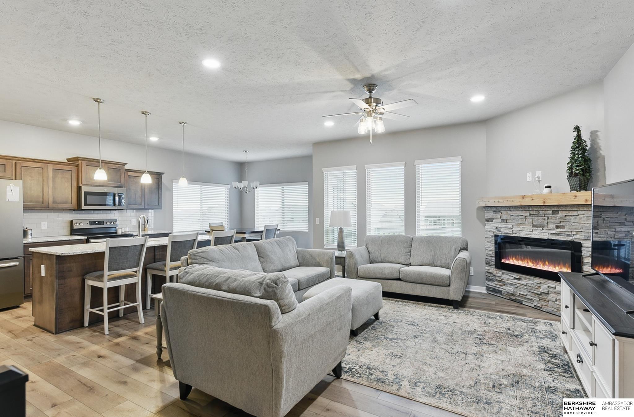 Papillion, Nebraska 68046, United States, 4 Bedrooms Bedrooms, ,3 BathroomsBathrooms,Residential,Active,135978