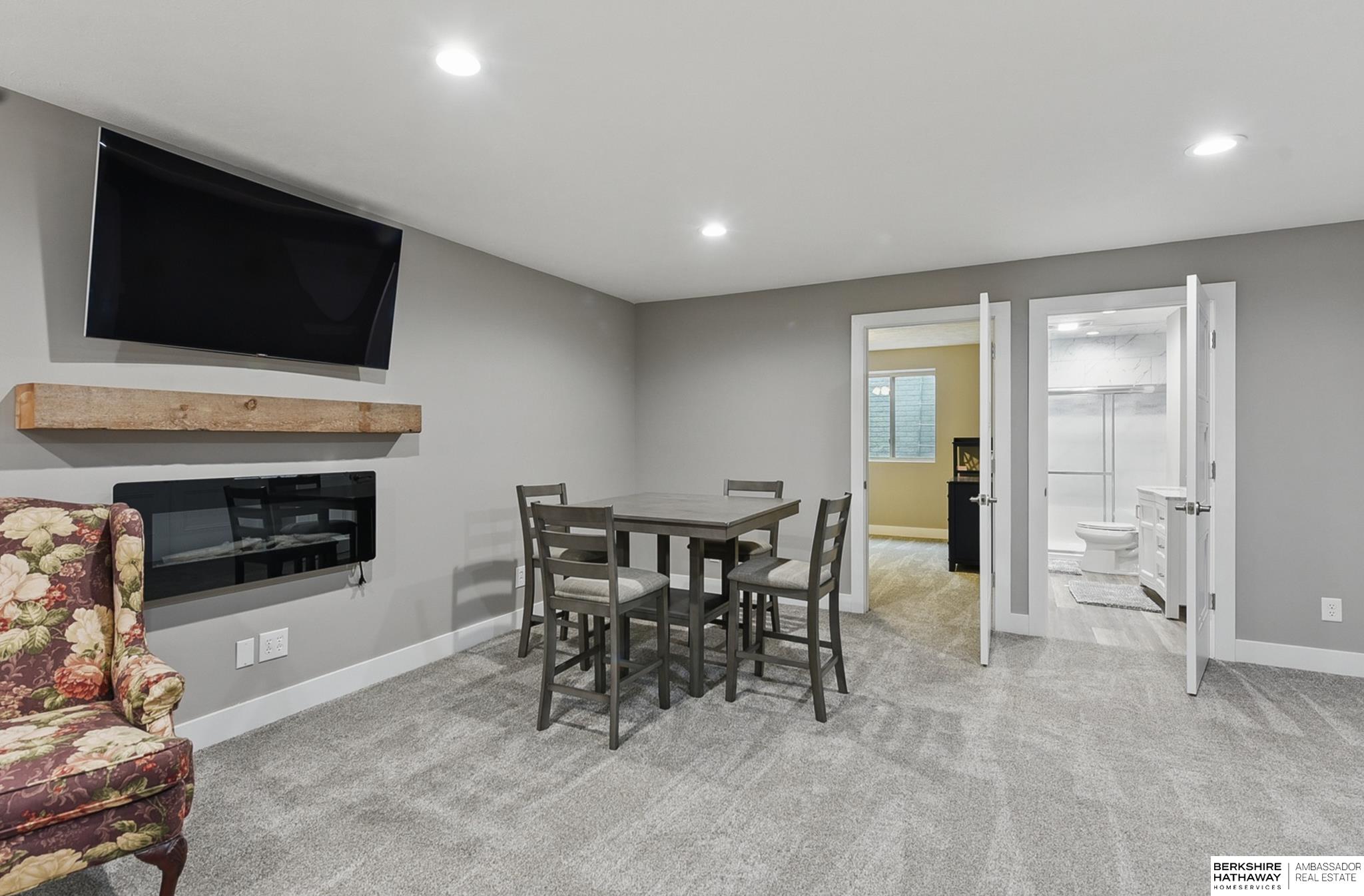 Papillion, Nebraska 68046, United States, 4 Bedrooms Bedrooms, ,3 BathroomsBathrooms,Residential,Active,135978