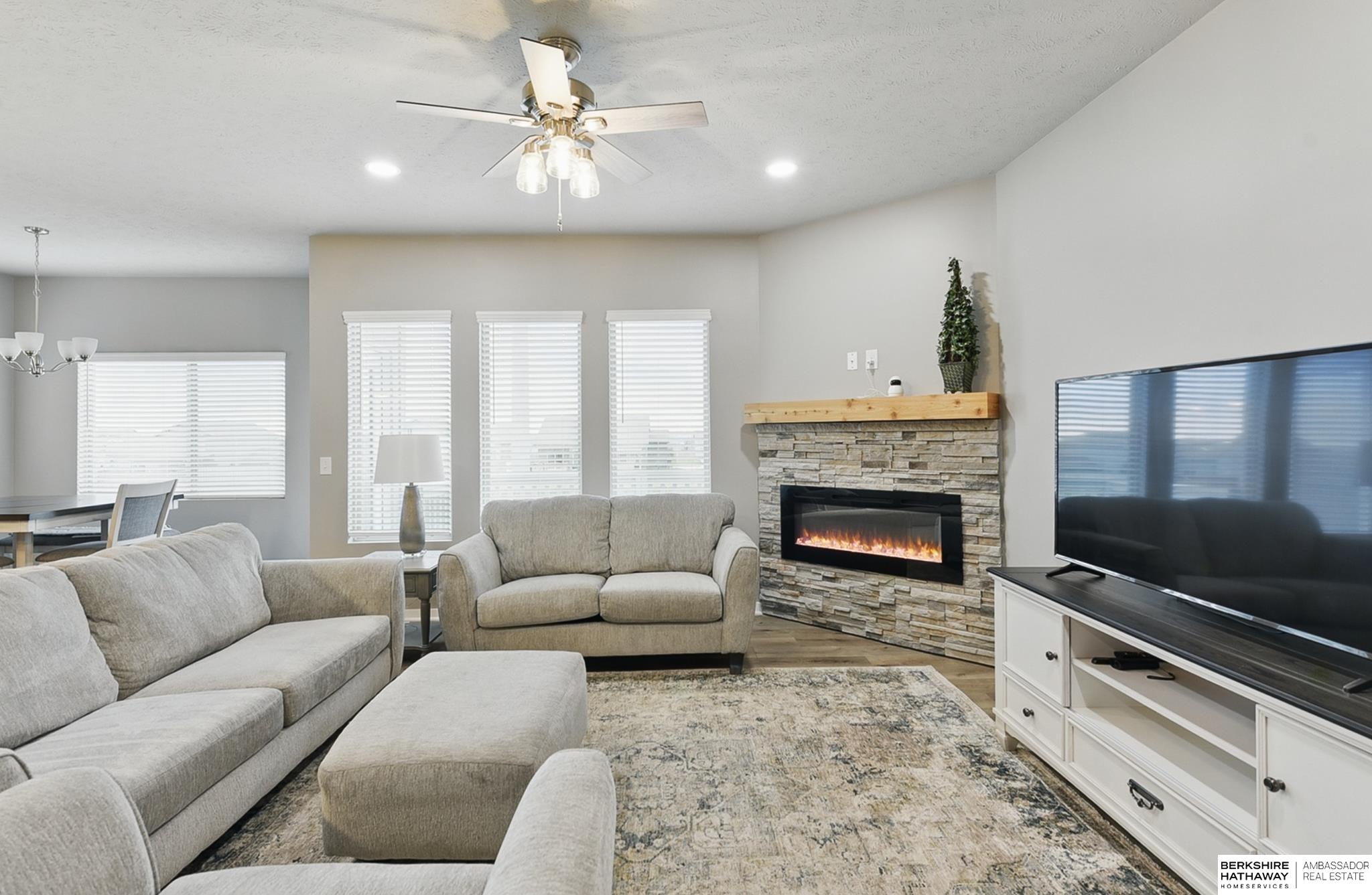 Papillion, Nebraska 68046, United States, 4 Bedrooms Bedrooms, ,3 BathroomsBathrooms,Residential,Active,135978