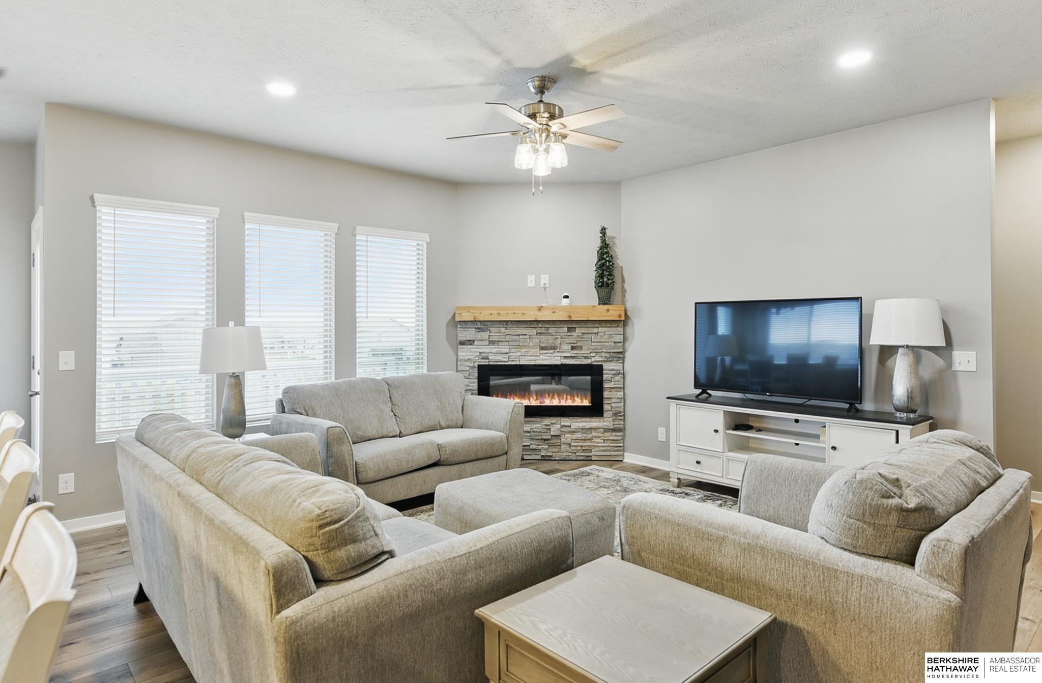 Papillion, Nebraska 68046, United States, 4 Bedrooms Bedrooms, ,3 BathroomsBathrooms,Residential,Active,135978