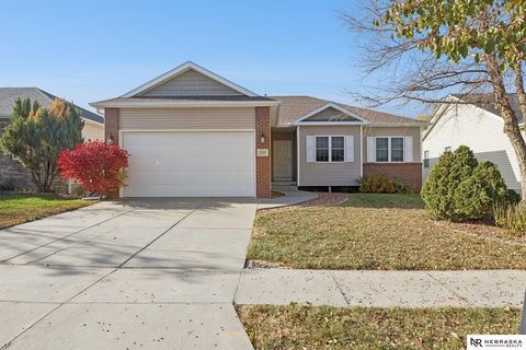 Photo of 1933 Redstone Road, Lincoln, NE 68521 (MLS # 22532840)