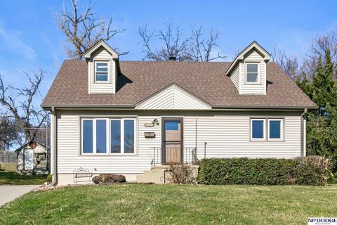 Photo of 5030 S 39 Avenue, Omaha, NE 68107 (MLS # 22607358)