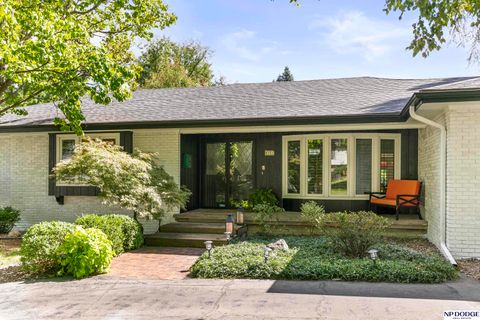 Photo of 8731 Douglas Street, Omaha, NE 68114 (MLS # 22613907)