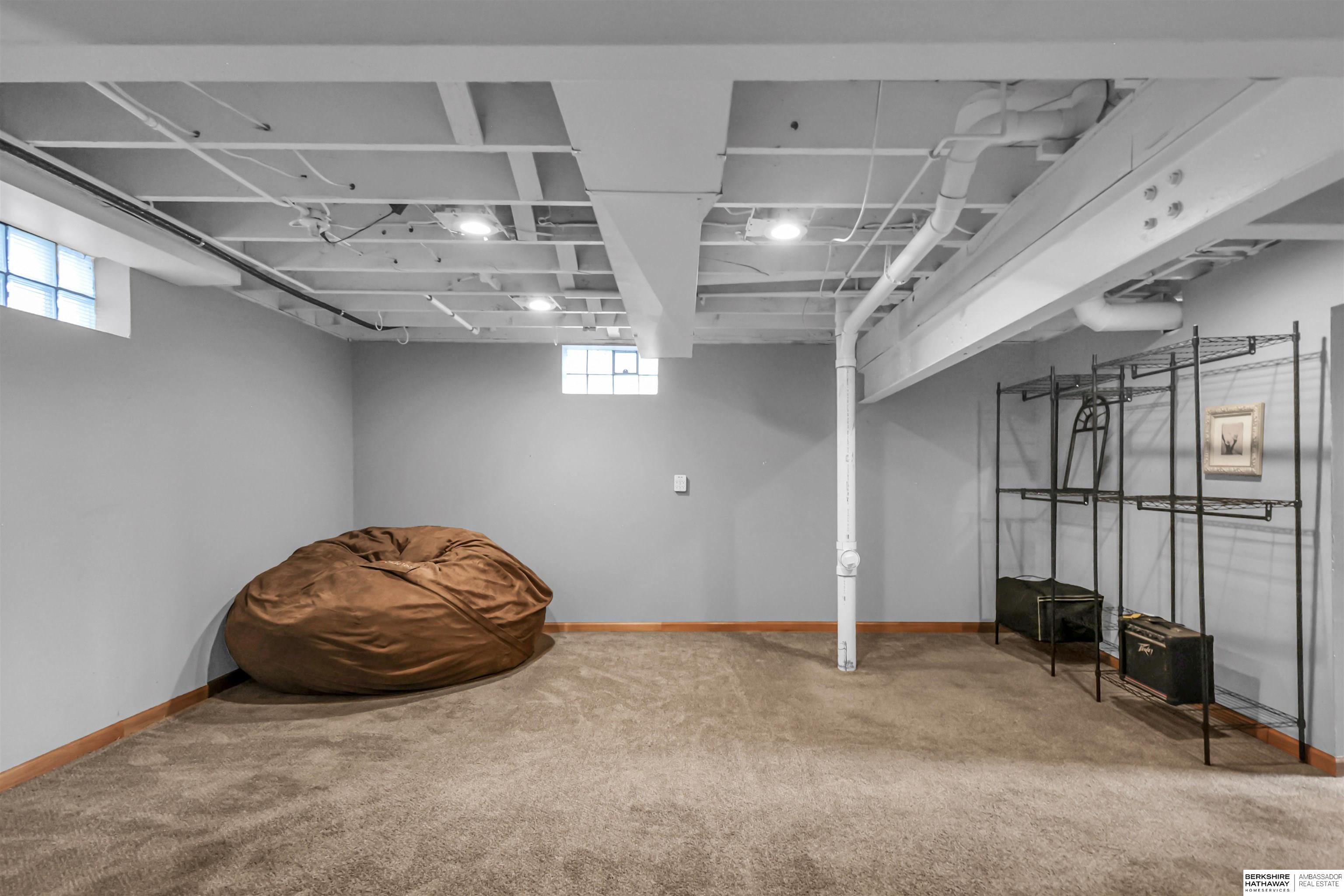 Omaha, Nebraska 68104, United States, 3 Bedrooms Bedrooms, ,2 BathroomsBathrooms,Residential,Active,239337