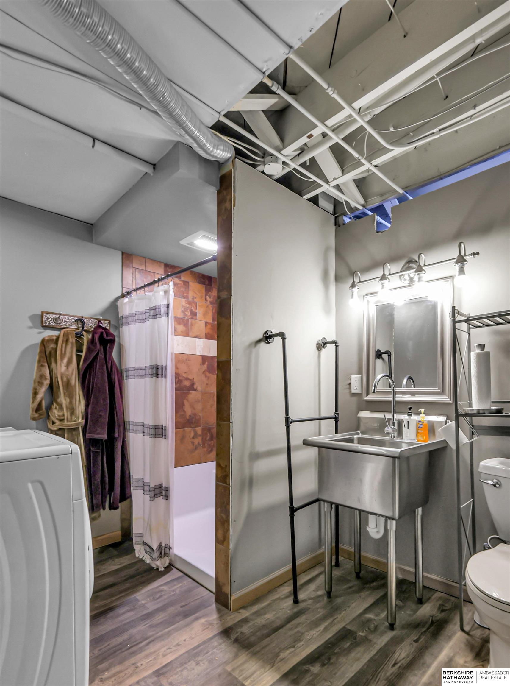 Omaha, Nebraska 68104, United States, 3 Bedrooms Bedrooms, ,2 BathroomsBathrooms,Residential,Active,239337