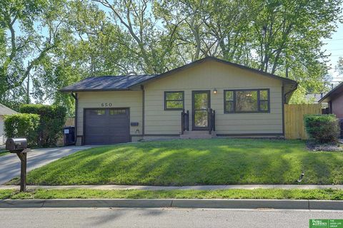 Photo of 650 S 55 Street, Lincoln, NE 68510 (MLS # 22612059)